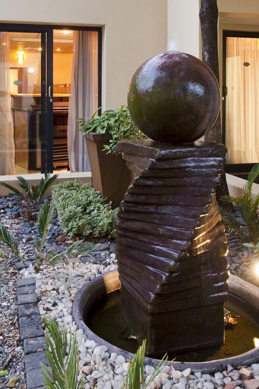 Sentinel Luxury Suite Hotel Претория Экстерьер фото